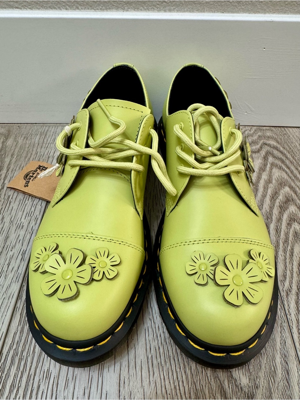 Dr. Martens 1461 Flower Applique Leather Oxford Shoes Women’s Size 9 - Picture 3 of 8